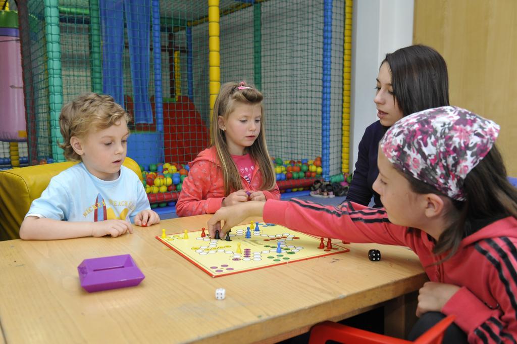 Kinder- Und Familienhotel Nockalm Innerkrems Eksteriør billede