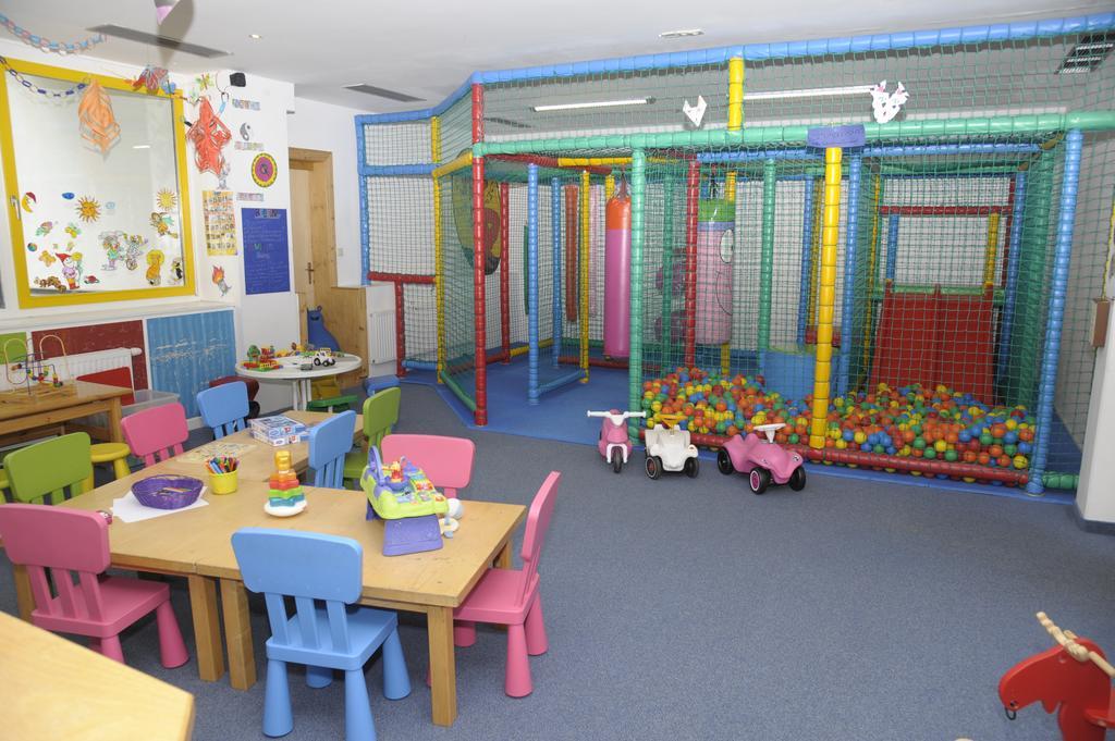 Kinder- Und Familienhotel Nockalm Innerkrems Eksteriør billede